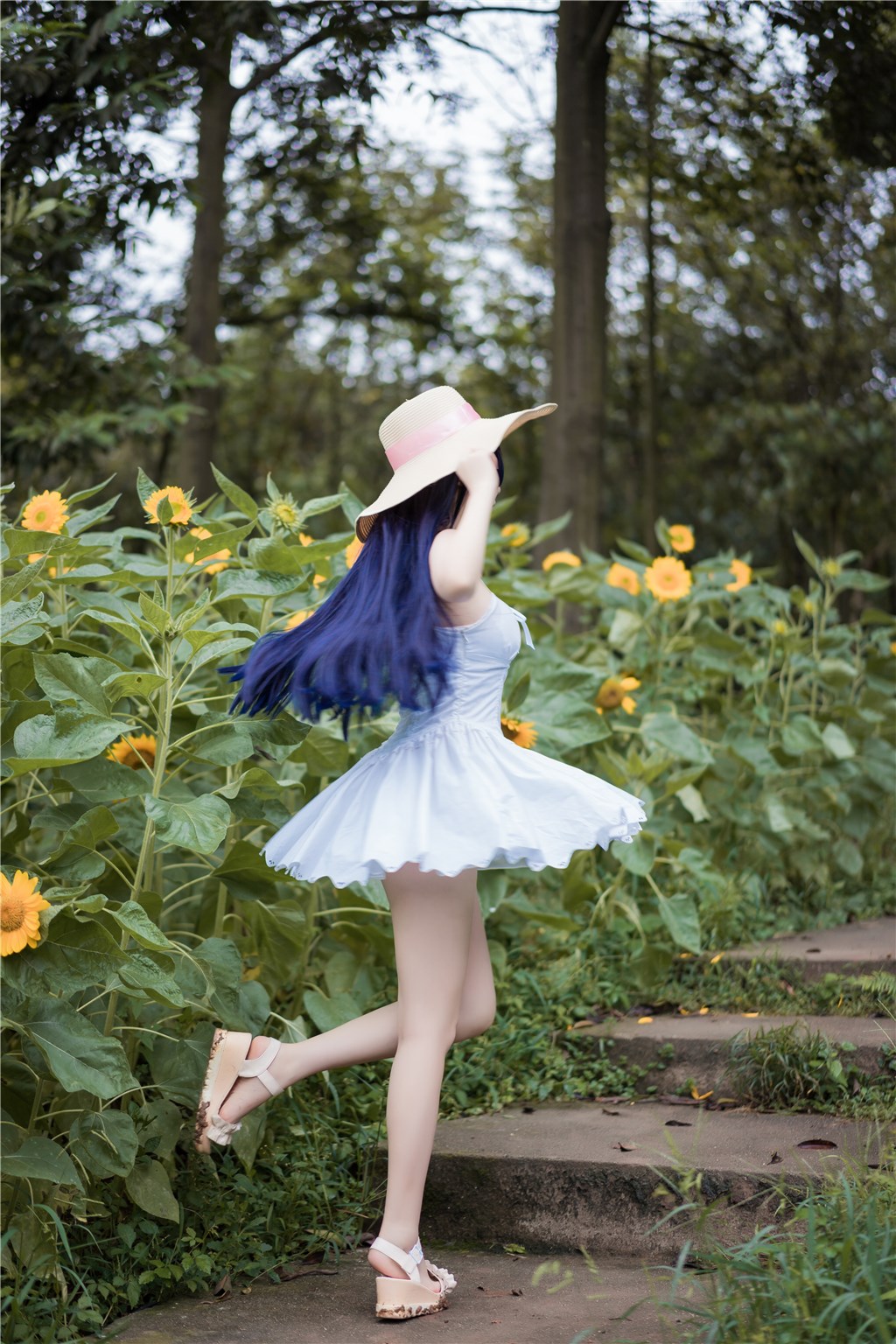 黑料网app独家专题:揭秘明星私会中那段低语如何在深夜中传递出独家的浪漫禁忌暗示